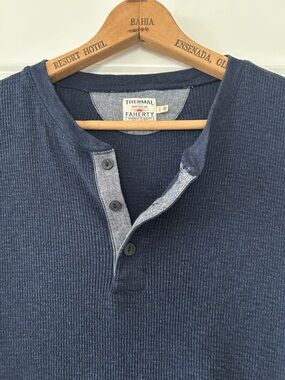 Faherty Organic Cotton Waffle Knit Thermal Shirt Sz L w MEASUREMENTS Navy Blue